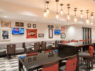 Holiday Airport By Ihg